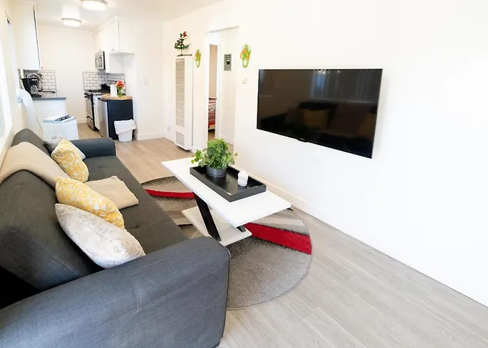 Cozy Koreatown/Hollywood 2 Bedroom
